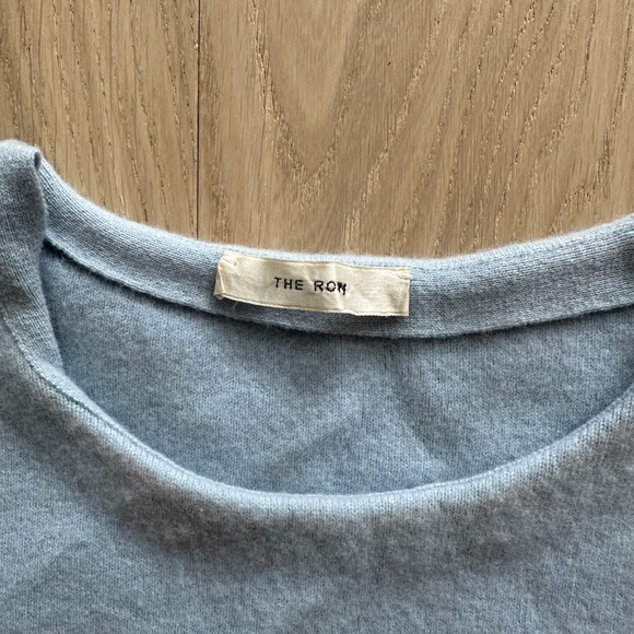 The row wool and cashmere baby blue crop top sweater - Picture 2 of 7